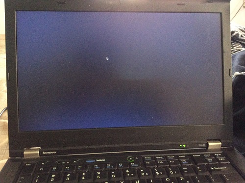 Máy tính laptop màn hình đen không khởi động được