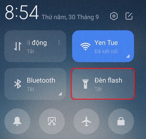 Cách bật đèn flash điện thoại xiaomi android